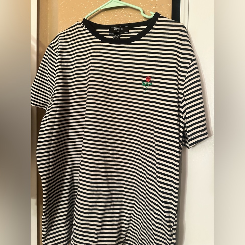 Forever 21 Men’s striped tee with rose emblem